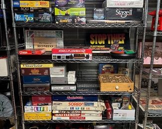 BOARD GAMES, PUZZLES & PLAYING CARDS