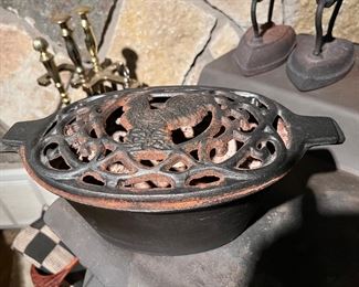 Cast iron steamer humidifier