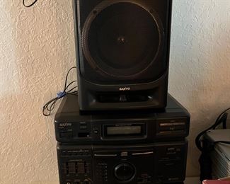 Sanyo stereo