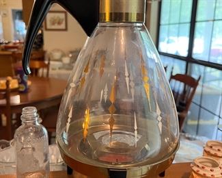 Pyrex coffee carafe with warmer stand