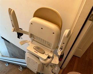 Item 20 - Acorn Stairlift - Small Section - $100