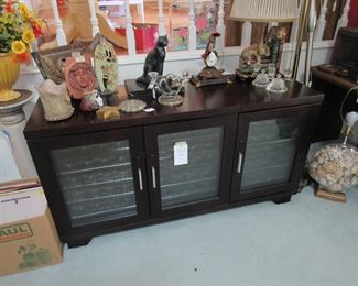 Amazing lighted and cooled Wine Credenza, decor