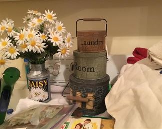 Cute primitive and folk art reproductions