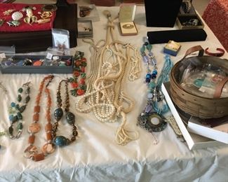 More costume plus there is more!!!!