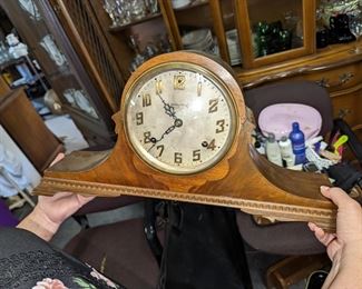 Mantle clock