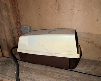 Electric pencil sharpener