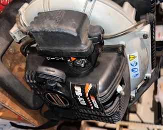 Leaf Blower (needs a little TLC)