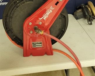 Air hose reel