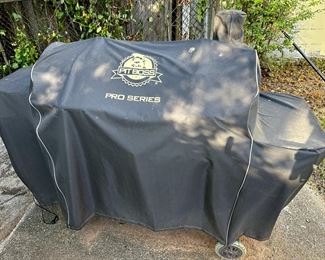 PitBoos Pro Series Grill Cover