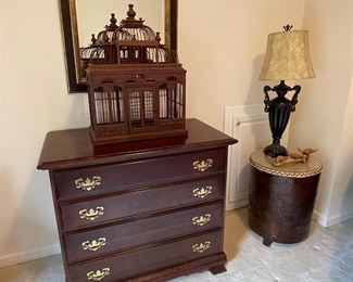 4 drawer bachelor’s chest