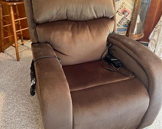 Brand new lift char! Never used!