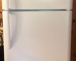 Refrigerator -Only used less than 3 months