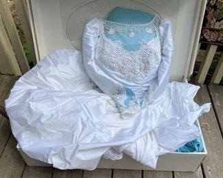 Women's wedding dress, size 12, 1980s