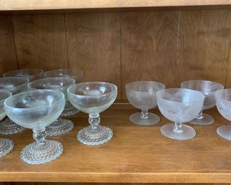 Stemmed glassware set