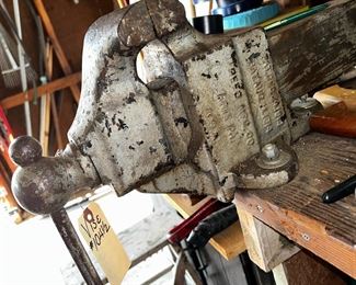 Other side of the vintage 104 1/2 Reed vise.