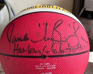 A closer view of the autograph of the Harlem Globetrotter.
