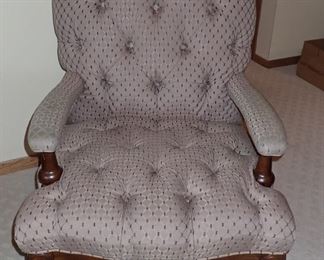 TUFTED BACK SIDE CHAIR