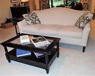 SOFA - BLACK COFFEE TABLE WITH GLASS TOP