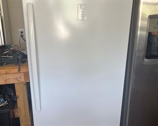PRESALE ITEM! 
$600 2021 GE Freezer 