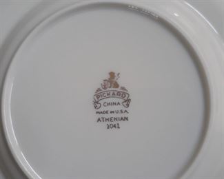 Pickard fine china
Pattern name : Athenian