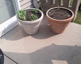 Lightweight planters
