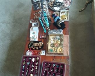 Costume jewelry 