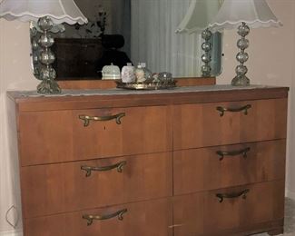 vintage dresser with mirror  and lamps