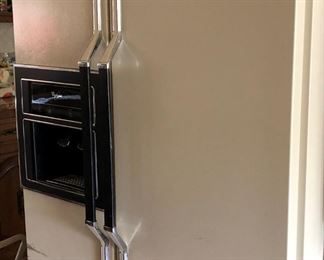 refrigerator (all works including the ice maker and water dispenser)