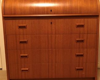 Roll-top desk in mint condition