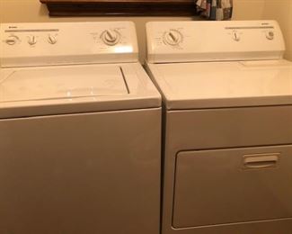 washer and dryer (large tubs) both work great 