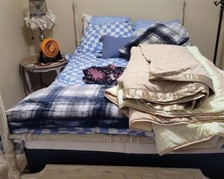 farmhouse bed with free serta mattress
