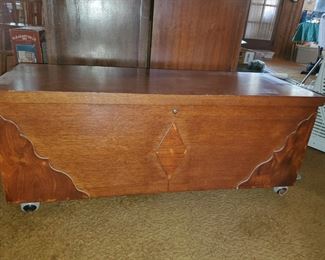 Lane Hope Chest
47x19x17.5