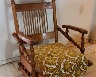Rocking chair
44"