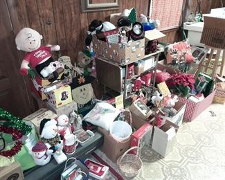 Assorted Holiday Decor