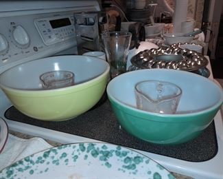 Pyrex Yellow And Green Bowl