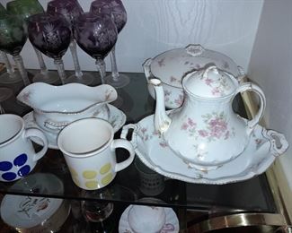 Teapot W/ Underplate, Gravy Boat, & Casserole Dish