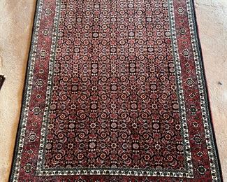 Hand-knotted Wool Persian Rug (62"L x 43"W)