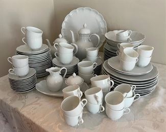 Kaiser Romantica Porcelain China (112pc)