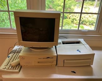 Apple Power Macintosh 7100/66 Computer & Personal Laserwriter 320