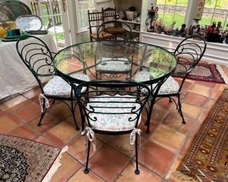 Crown Leisure Metal Based Round Glass Top Patio Table (48"D x 29"H) with 4 Matching Metal Armchairs