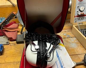 Pioneer SE-50 2 Way Stereo Headphones