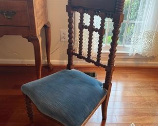 Antique Upholstered Seat Spindle Leg with Hidden Compartment Prie Dieu / Kneeler Chair