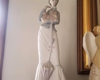 Lladro #4893 figurine - Walk With a Dog