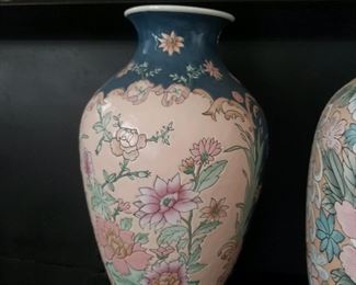 Chinoiserie floral vase