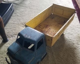 1950’s Marx metal dump truck