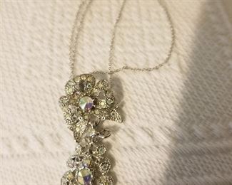 Pretty thinestone & filigree drop slider