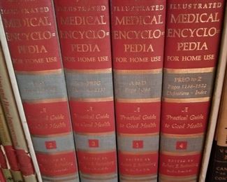 The New Illustrated Medical Encyclopedia for the Home   - 4 volume set