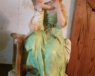 Vintage Royal Krafts #1805 figurine - mother & child