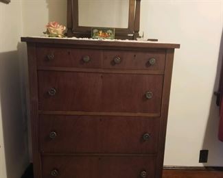 Chest/mirror
