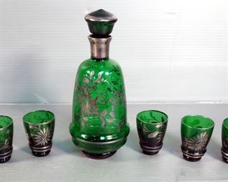 Emerald Green 8.5" Glass Decanter With Stopper, And 5 Shot Glasses

